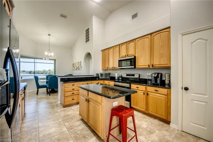 2319 Ne 19th St, Cape Coral, Florida 33909