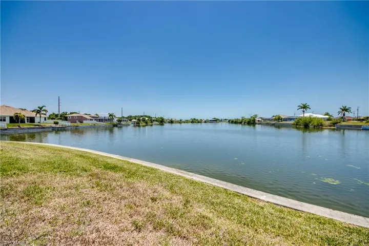 2319 Ne 19th St, Cape Coral, Florida 33909