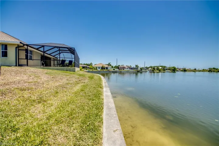 2319 Ne 19th St, Cape Coral, Florida 33909