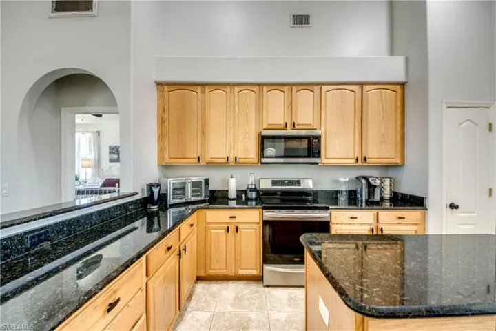 2319 Ne 19th St, Cape Coral, Florida 33909