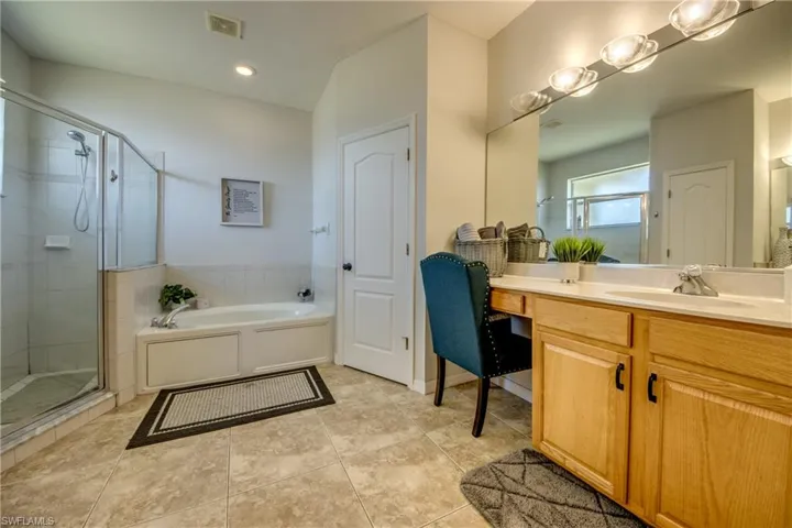 2319 Ne 19th St, Cape Coral, Florida 33909
