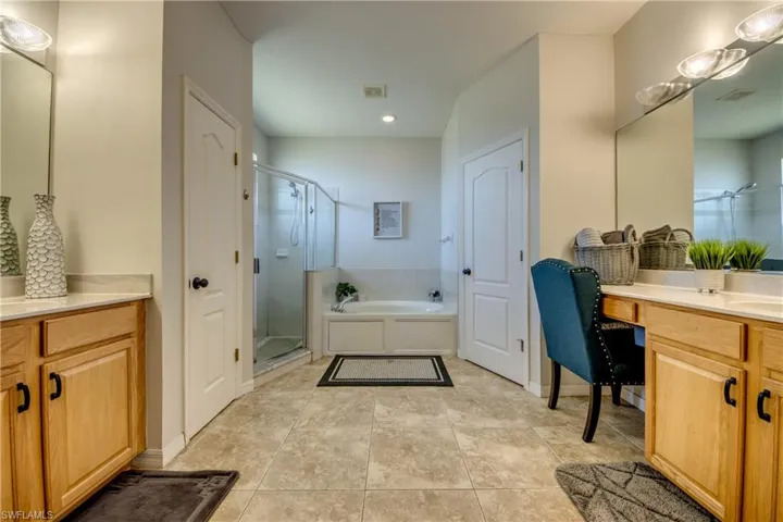 2319 Ne 19th St, Cape Coral, Florida 33909