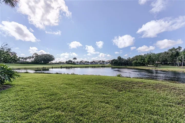 2070 Aberdeen Ln 101, Naples, Florida 34109