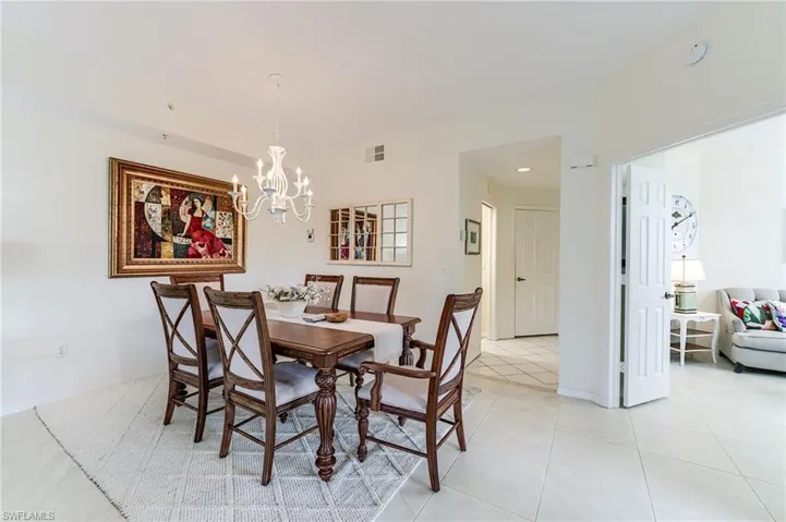 2070 Aberdeen Ln 101, Naples, Florida 34109
