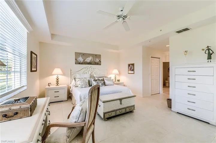 2070 Aberdeen Ln 101, Naples, Florida 34109