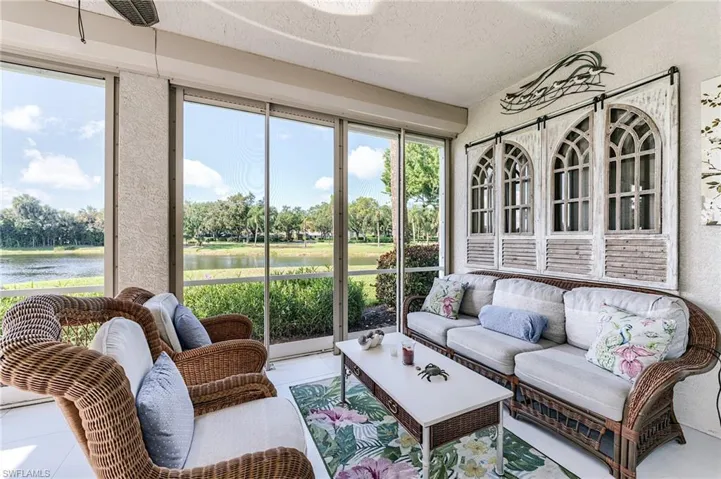 2070  Aberdeen  LN, Naples, FL 34109