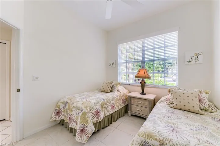 2070 Aberdeen Ln 101, Naples, Florida 34109
