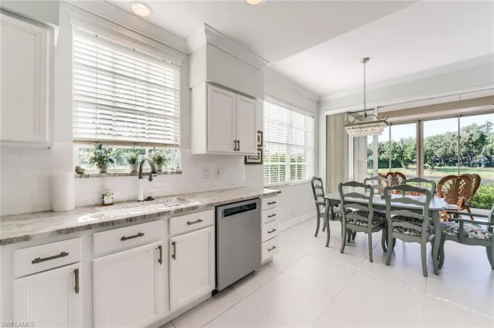2070 Aberdeen Ln 101, Naples, Florida 34109