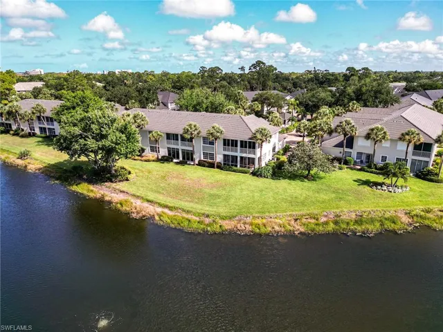 2070 Aberdeen Ln 101, Naples, Florida 34109