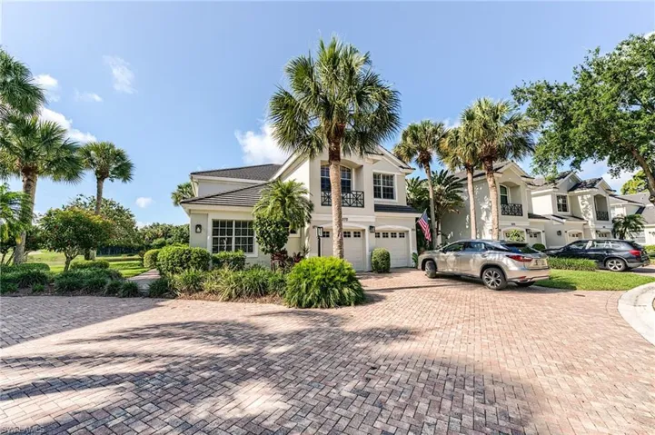 2070 Aberdeen Ln 101, Naples, Florida 34109