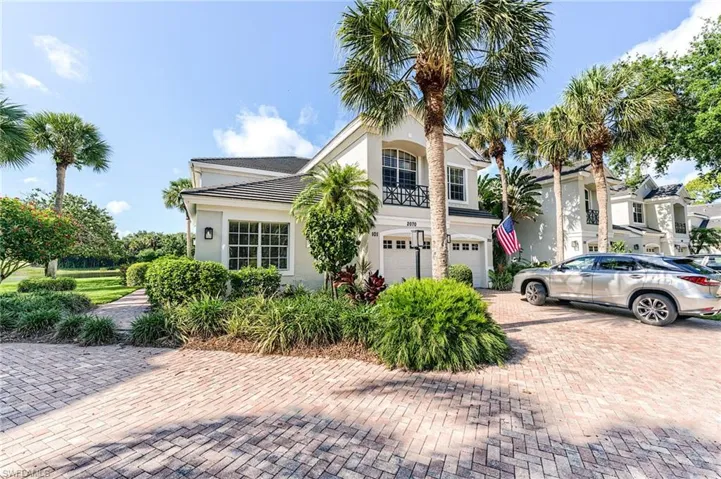 2070 Aberdeen Ln 101, Naples, Florida 34109