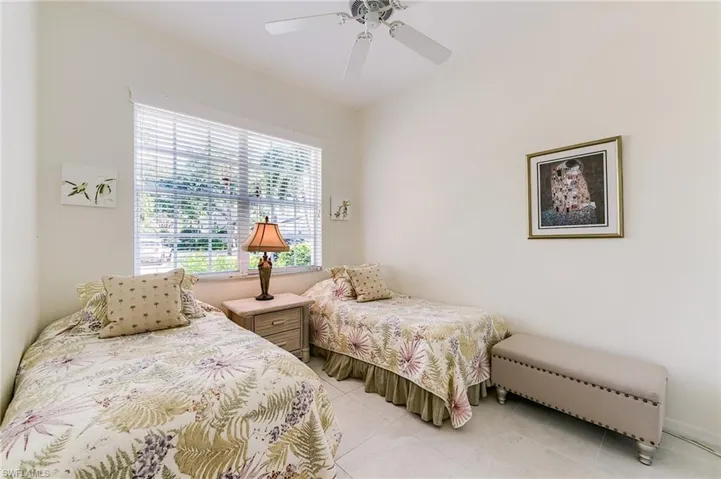 2070 Aberdeen Ln 101, Naples, Florida 34109