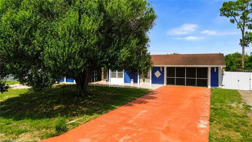 18  Illinois  RD, Lehigh Acres, FL 33936
