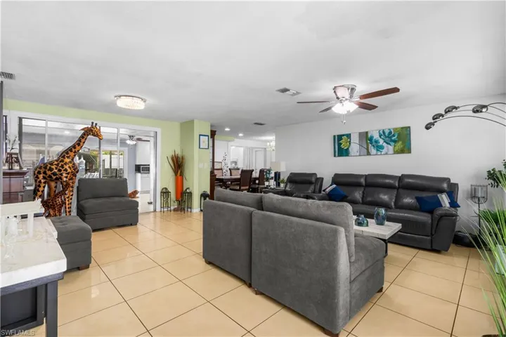 18  Illinois  RD, Lehigh Acres, FL 33936