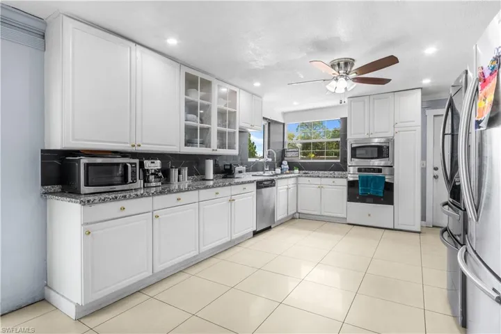 18  Illinois  RD, Lehigh Acres, FL 33936