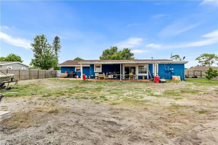 18  Illinois  RD, Lehigh Acres, FL 33936