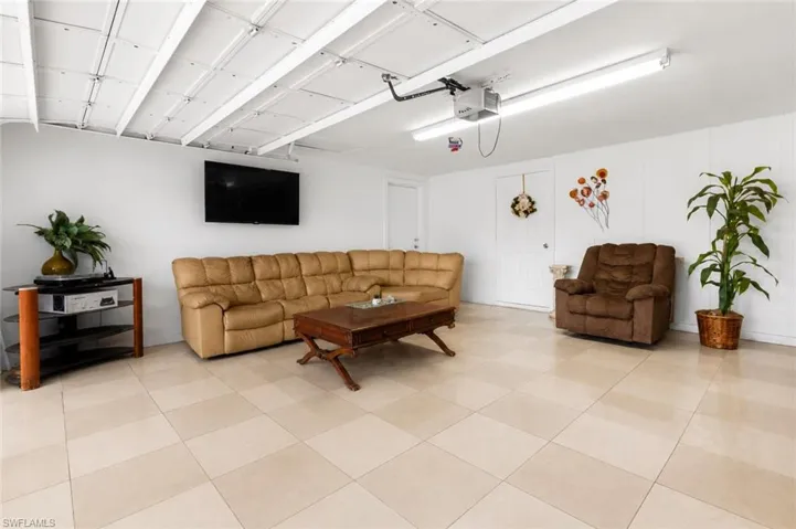 18  Illinois  RD, Lehigh Acres, FL 33936