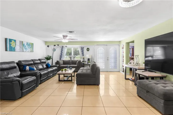 18  Illinois  RD, Lehigh Acres, FL 33936