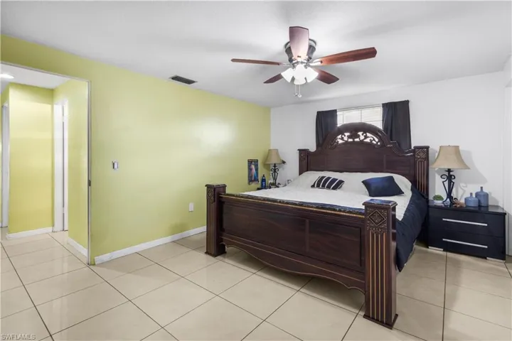18  Illinois  RD, Lehigh Acres, FL 33936