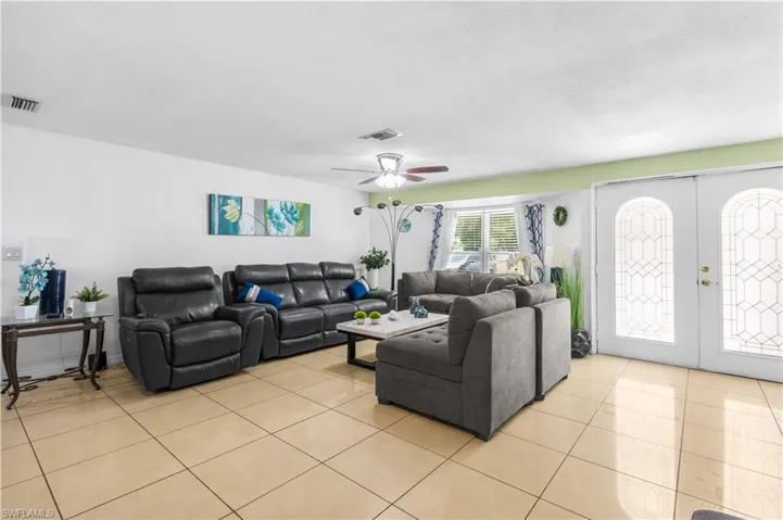 18  Illinois  RD, Lehigh Acres, FL 33936