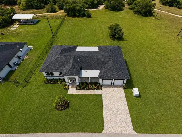 Image digitally enhanced and virtually altered ;actual property condition may differ.