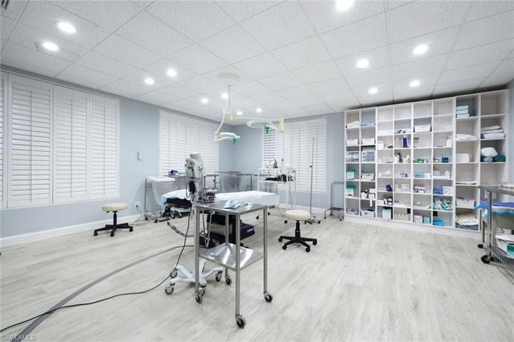 Even though every item in the clinic is of the highest possible quality, everything is included for you as the new owner as part of your new clinic purchase experiance.