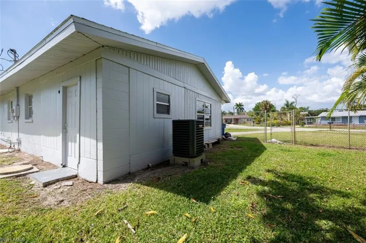 4631  New Haven  DR, Fort Myers, FL 33908