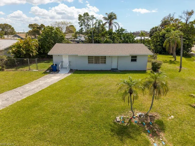 4631  New Haven  DR, Fort Myers, FL 33908