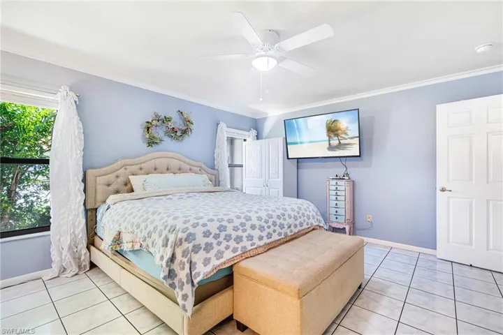 5033 Sw 22nd Pl, Cape Coral, Florida 33914