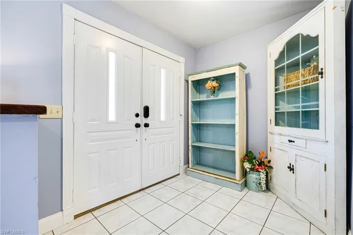 5033 Sw 22nd Pl, Cape Coral, Florida 33914