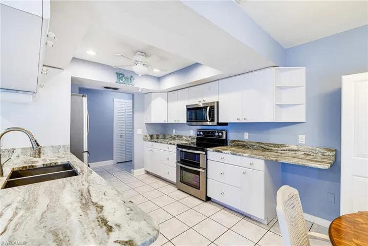 5033 Sw 22nd Pl, Cape Coral, Florida 33914