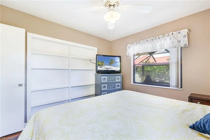 5033 Sw 22nd Pl, Cape Coral, Florida 33914