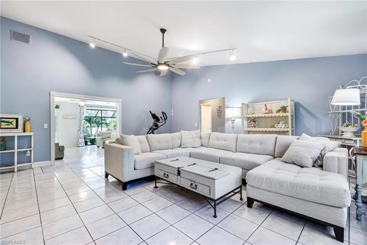 5033 Sw 22nd Pl, Cape Coral, Florida 33914