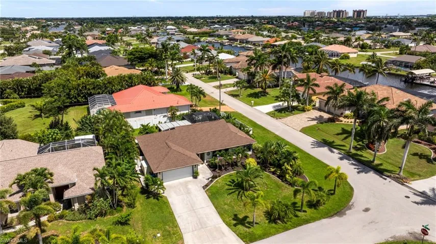 5033 Sw 22nd Pl, Cape Coral, Florida 33914