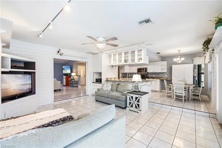 5033 Sw 22nd Pl, Cape Coral, Florida 33914