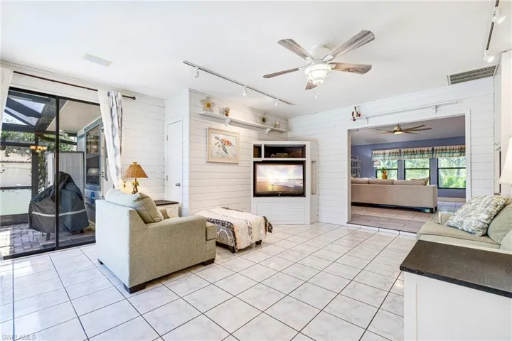 5033 Sw 22nd Pl, Cape Coral, Florida 33914