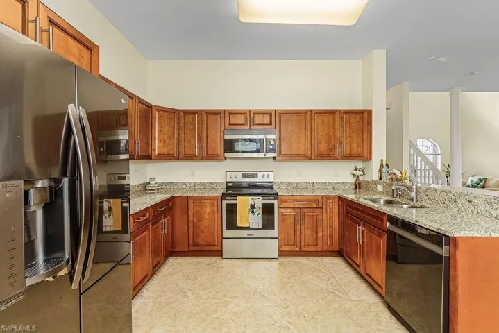 2557  Keystone Lake  DR, Cape Coral, FL 33909