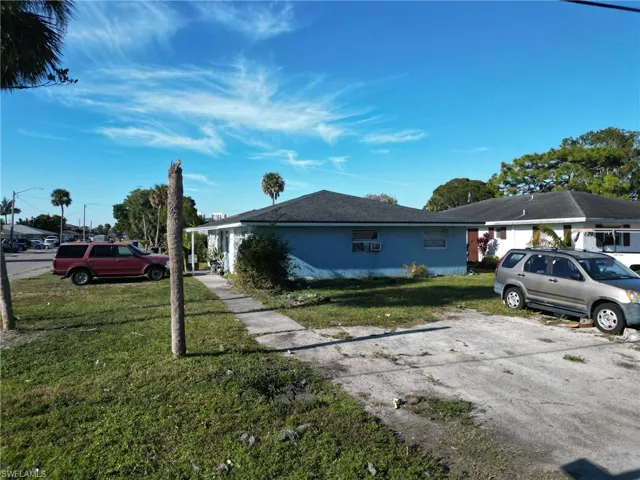 3743 Estelle St # 3745, Fort Myers Fl 33916