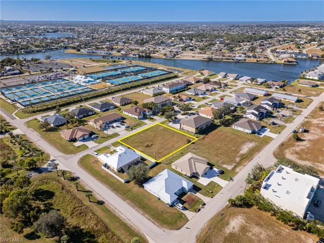 255 SW 3rd  TER, Cape Coral, FL 33991
