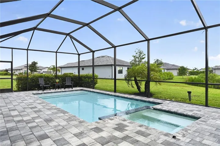 1385 Birdie Dr, Naples, Florida 34120
