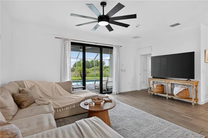 1385 Birdie Dr, Naples, Florida 34120
