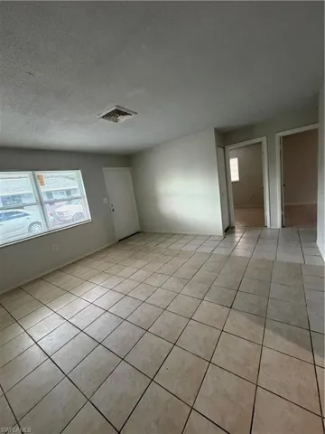 5517  6th  AVE, Fort Myers, FL 33907