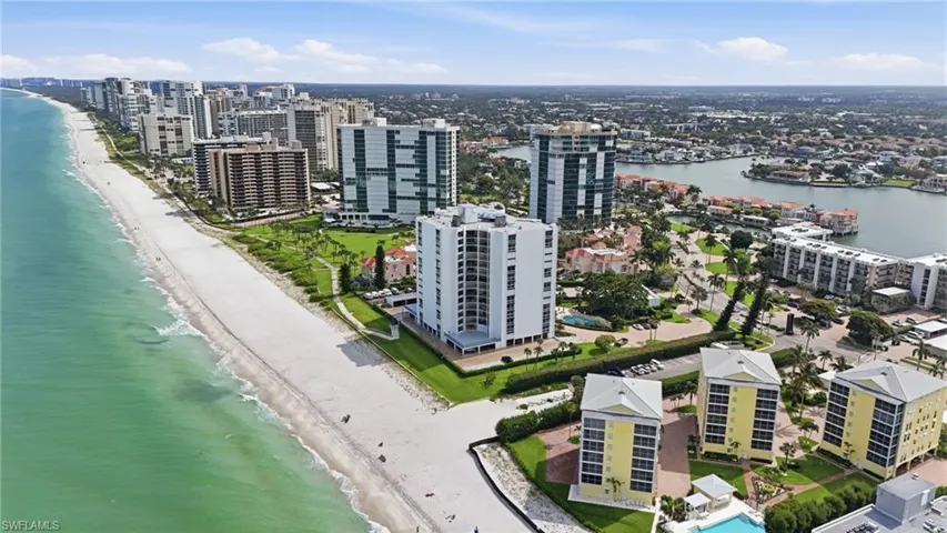3951 Gulf Shore Blvd N 302, Naples, Florida 34103
