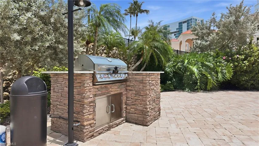 3951 Gulf Shore Blvd N 302, Naples, Florida 34103