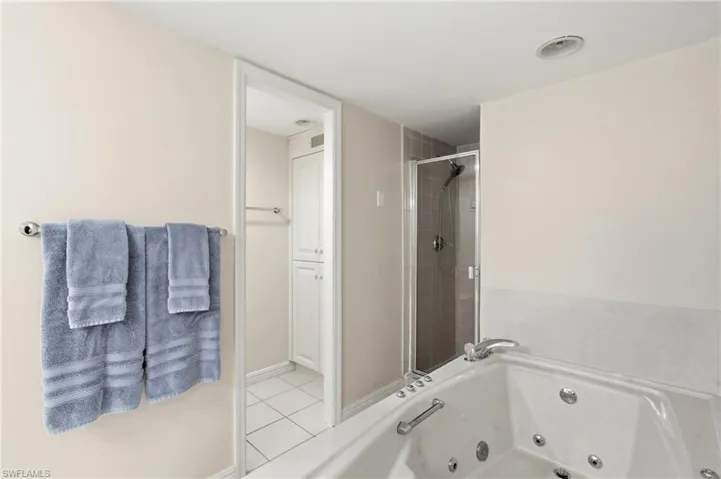 3951 Gulf Shore Blvd N 302, Naples, Florida 34103