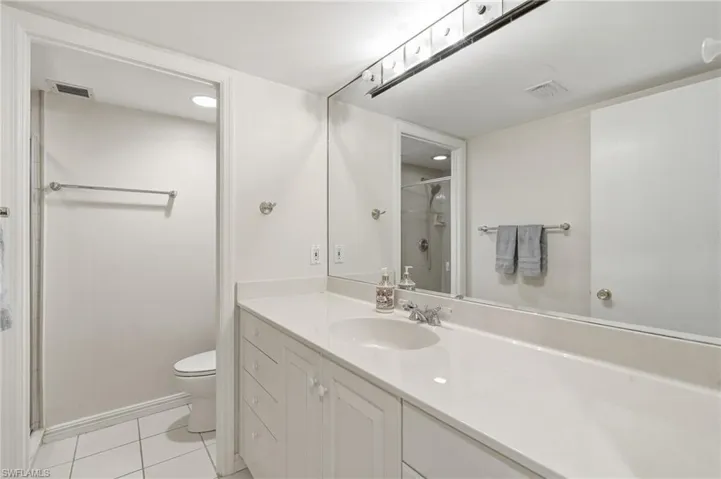 3951 Gulf Shore Blvd N 302, Naples, Florida 34103