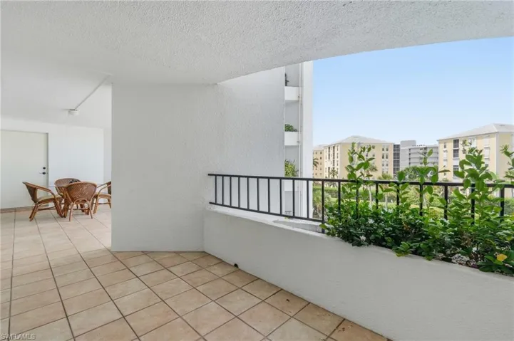 3951 Gulf Shore Blvd N 302, Naples, Florida 34103