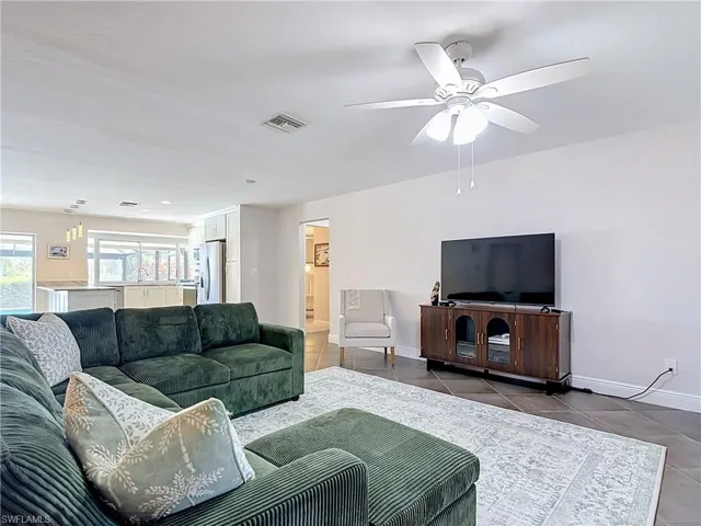 928 52nd St, Cape Coral, Florida 33914