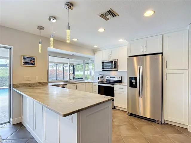 928 52nd St, Cape Coral, Florida 33914