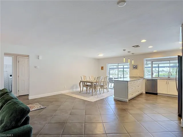 928 52nd St, Cape Coral, Florida 33914